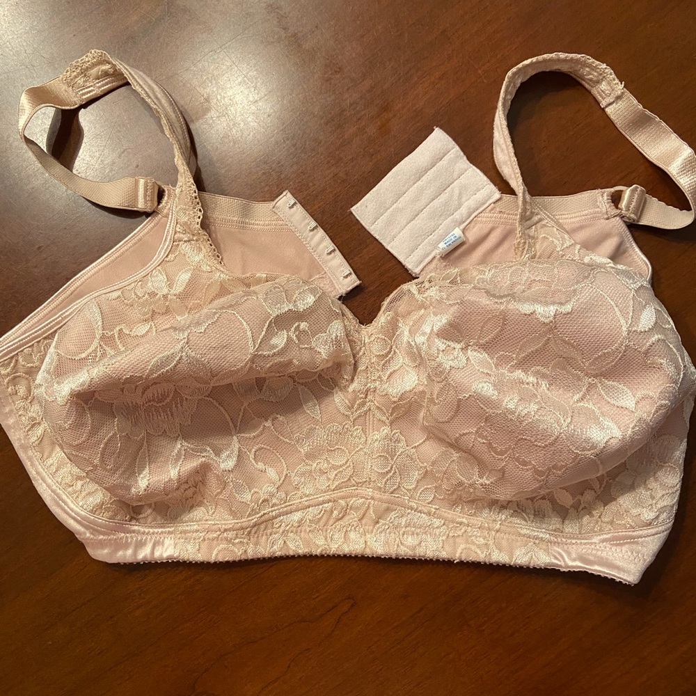 Pretty lace bra in very good condition.